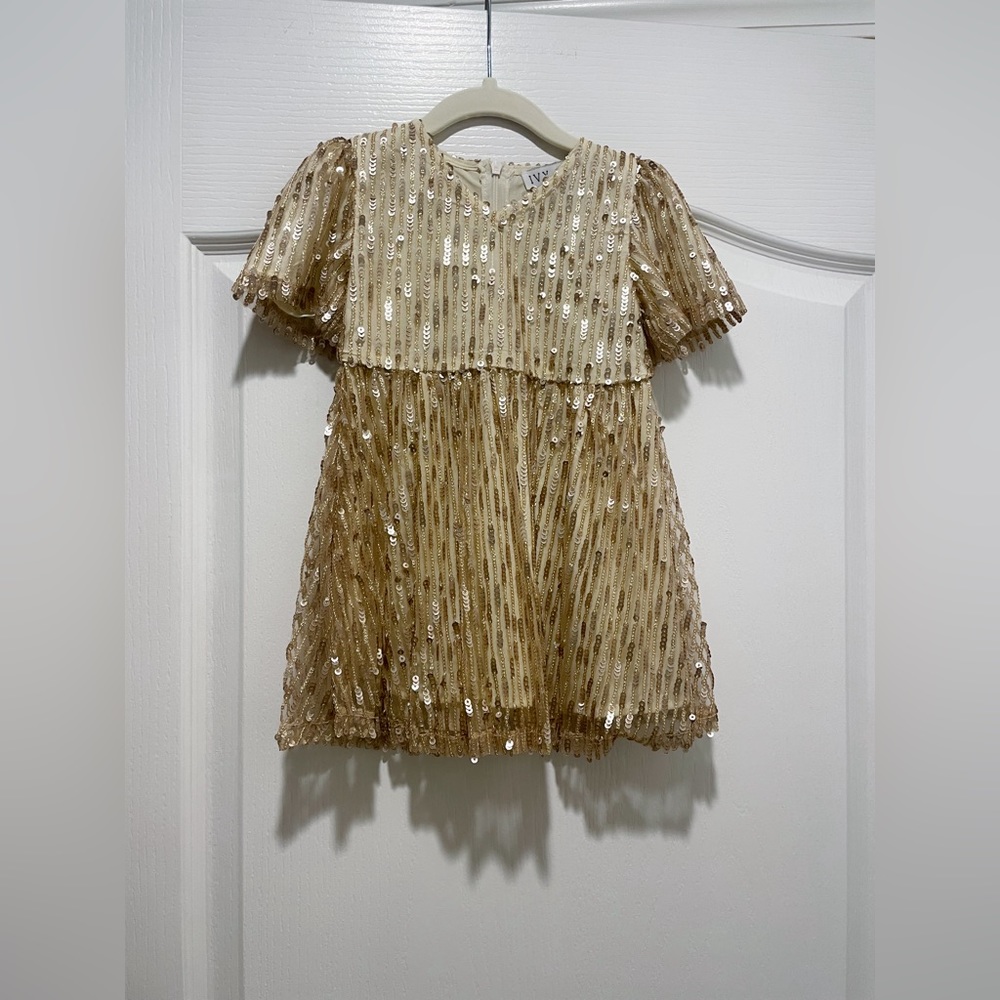Ivy City Co. Mini baby sequin dress!